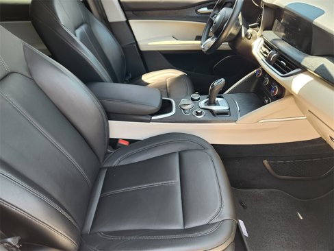 Used 2020 Alfa Romeo Stelvio w/ Nero Edizione image 14