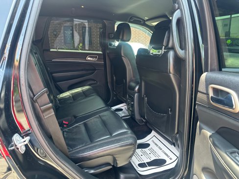 Used 2017 Jeep Grand Cherokee Limited image 15