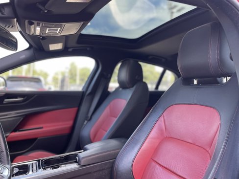 Used 2017 Jaguar XE R-Sport image 3