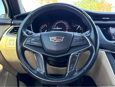 Used 2019 Cadillac XT5 FWD image 14