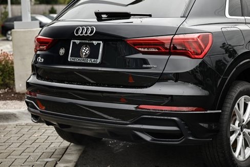 Used 2022 Audi Q3 2.0T Premium w/ Convenience Package image 9