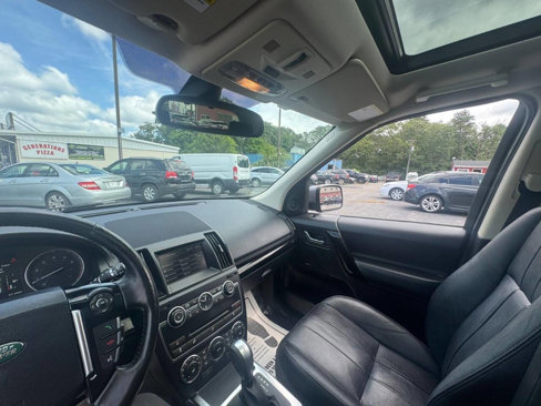 Used 2013 Land Rover LR2 HSE image 12
