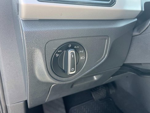 Used 2022 Volkswagen Atlas Cross Sport SE image 15