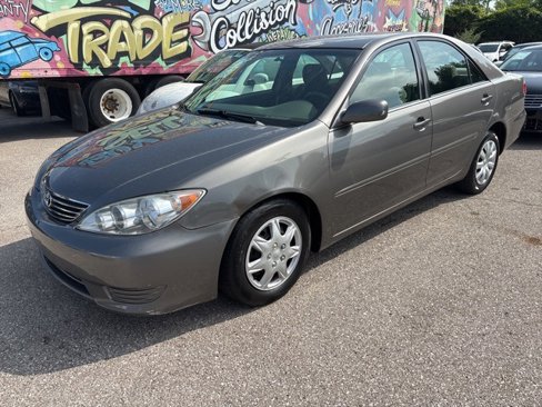 Used 2005 Toyota Camry LE image 3