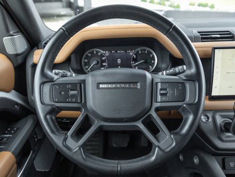 Used 2023 Land Rover Defender 130 X-Dynamic SE image 13