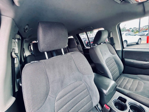Used 2012 Nissan Pathfinder SV image 38