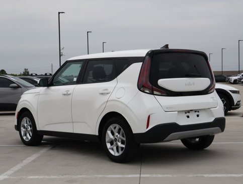 Used 2023 Kia Soul S image 3
