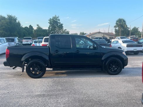 Used 2020 Nissan Frontier SV w/ Midnight Edition Floor Mats image 6