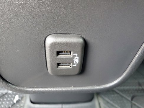Used 2019 Chevrolet Equinox LT w/ Driver Convenience Package image 32