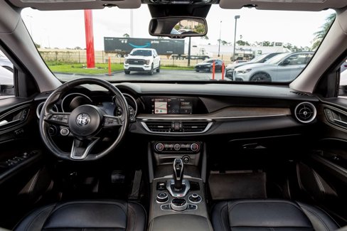 Used 2021 Alfa Romeo Stelvio Ti w/ Nero Edizione image 28