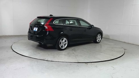 Used 2015 Volvo V60 T5 Premier image 2