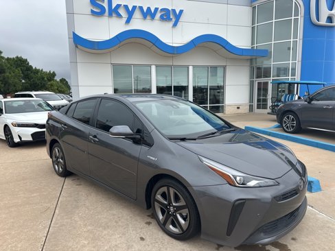 Used 2019 Toyota Prius image 1