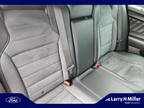 Used 2015 Ford Taurus SHO image 18