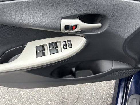 Used 2013 Toyota Corolla S image 14