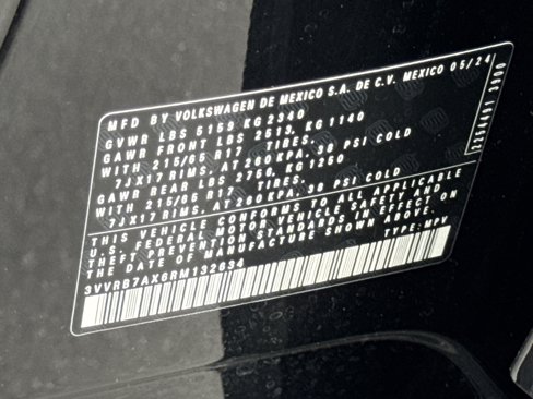 Certified 2024 Volkswagen Tiguan S image 39