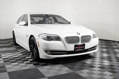 Used 2011 BMW 550i xDrive Sedan image 11