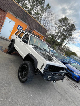 Used 2000 Jeep Cherokee Sport image 8