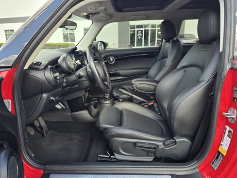 Used 2019 MINI Cooper S image 15