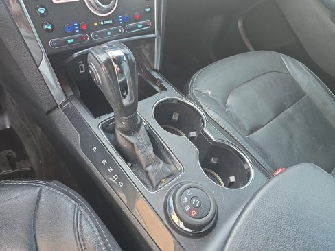 Used 2018 Ford Explorer Limited image 16