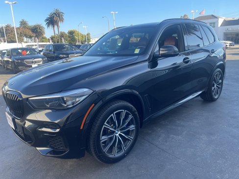 Used 2022 BMW X5 xDrive40i w/ M Sport Package image 3