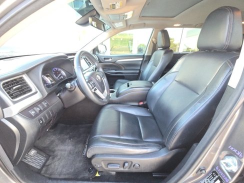 Used 2018 Toyota Highlander XLE image 10