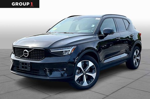 Used 2023 Volvo XC40 B5 Plus w/ Driver Assist Package image 1