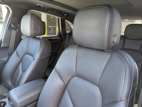 Certified 2022 Porsche Macan S image 6