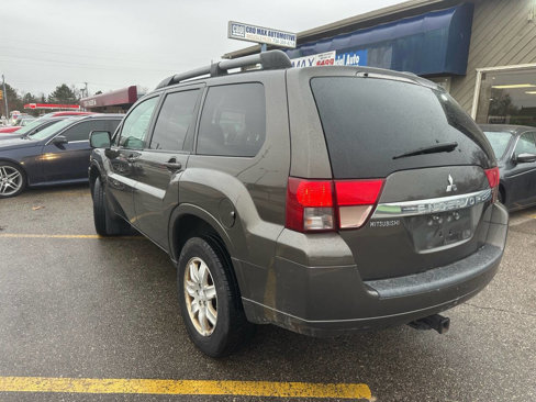 Used 2011 Mitsubishi Endeavor LS image 12