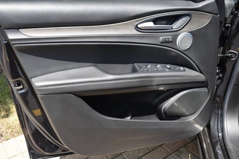 Used 2018 Alfa Romeo Stelvio Ti Sport image 30