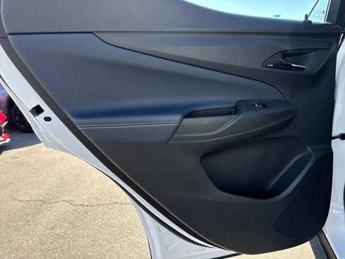 Used 2022 Chevrolet Bolt EUV LT w/ Convenience Package image 17