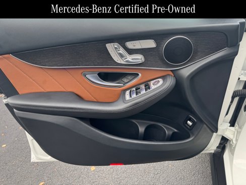 Certified 2022 Mercedes-Benz GLC 300 4MATIC image 4