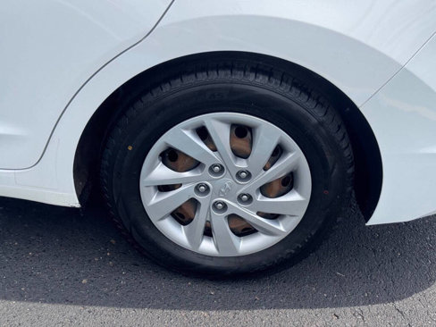 Used 2020 Hyundai Elantra SE image 26