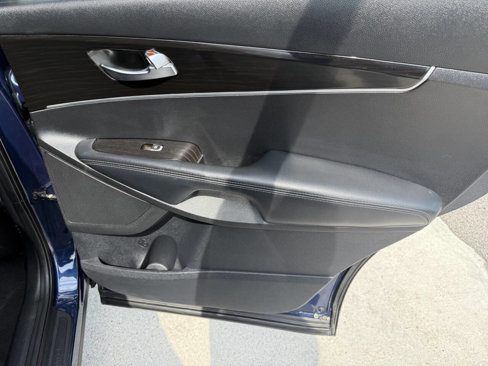 Used 2019 Kia Sorento FWD V6 image 21