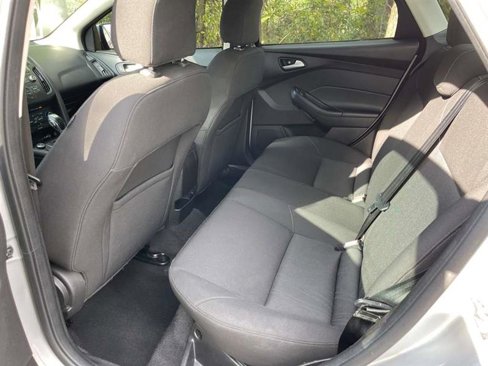 Used 2015 Ford Focus SE image 12