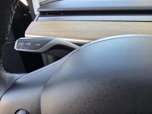 Used 2020 Tesla Model Y Long Range image 36