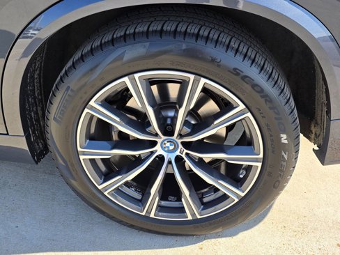 Used 2022 BMW X5 xDrive45e w/ M Sport Package image 31