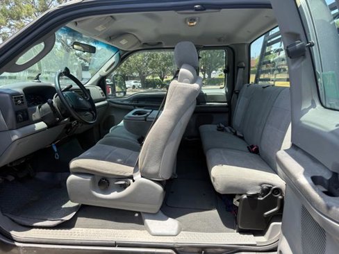 Used 2003 Ford F250 XLT image 11