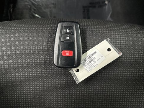Used 2021 Toyota Prius LE image 36