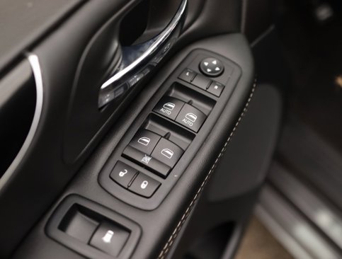 Used 2018 Dodge Grand Caravan SE image 21