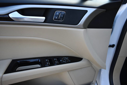 Used 2016 Ford Fusion SE w/ Equipment Group 202A image 16