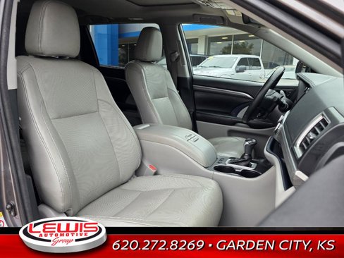 Used 2017 Toyota Highlander Limited image 22