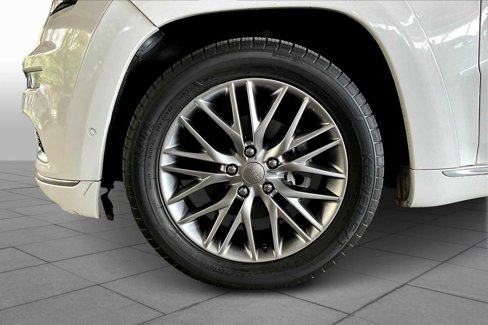 Used 2017 Jeep Grand Cherokee Summit w/ Platinum Series Group image 10