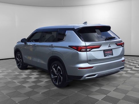 Used 2024 Mitsubishi Outlander SE image 5