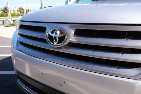 Used 2013 Toyota Highlander 4WD image 10