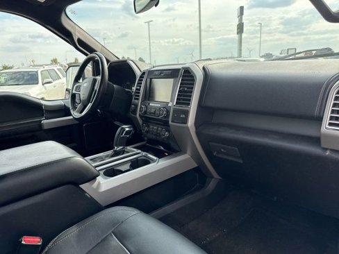 Used 2015 Ford F150 Lariat image 15