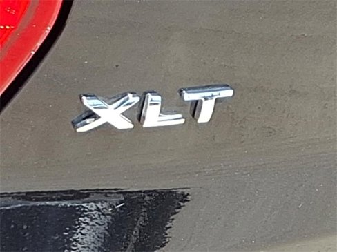 Used 2017 Ford Explorer XLT w/ Equipment Group 202A image 21