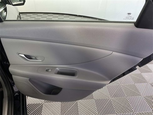 Used 2022 Hyundai Elantra SEL w/ Convenience + Premium Package image 25