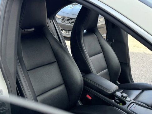 Used 2016 Mercedes-Benz CLA 250 image 34