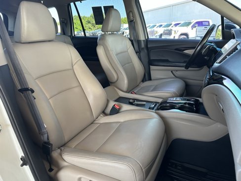 Used 2016 Honda Pilot Touring image 18