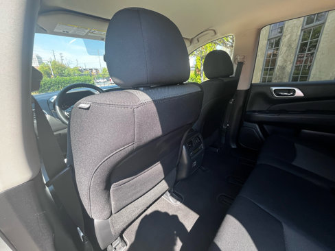 Used 2018 Nissan Pathfinder SV w/ SV Tech Package image 41